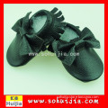 Guangzhou manufacture casual fashion colorful boy and girl soft golden baby dress shoes